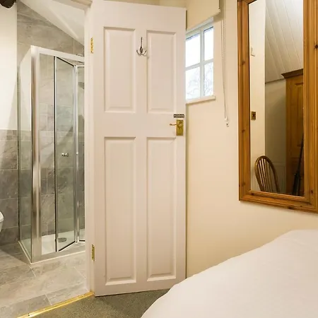 Sleeps 12 With Wifi Hawkshead
