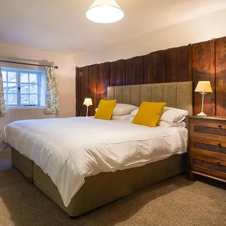 Villa Sleeps 12 With Wifi Hawkshead