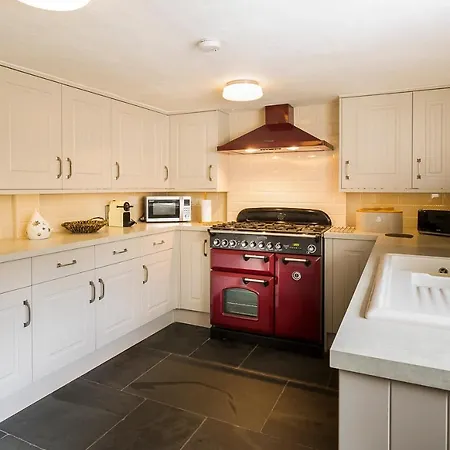 Sleeps 12 With Wifi Hawkshead