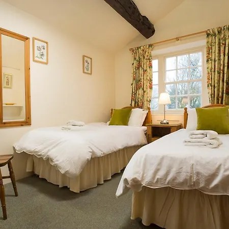 Sleeps 12 With Wifi